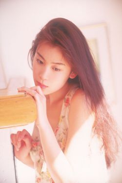 家公对儿媳妇动手脚该跟老公说吗